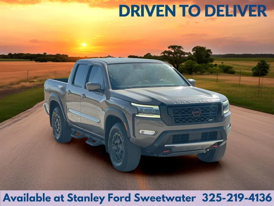 2023 Nissan Frontier PRO-4X photo 1