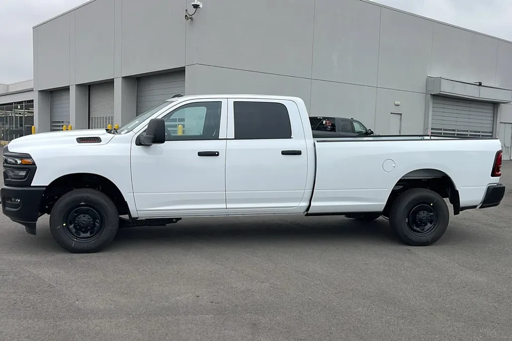 2025 Ram 2500 Tradesman photo 1