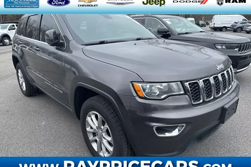 2021 Jeep Grand Cherokee Laredo photo 1