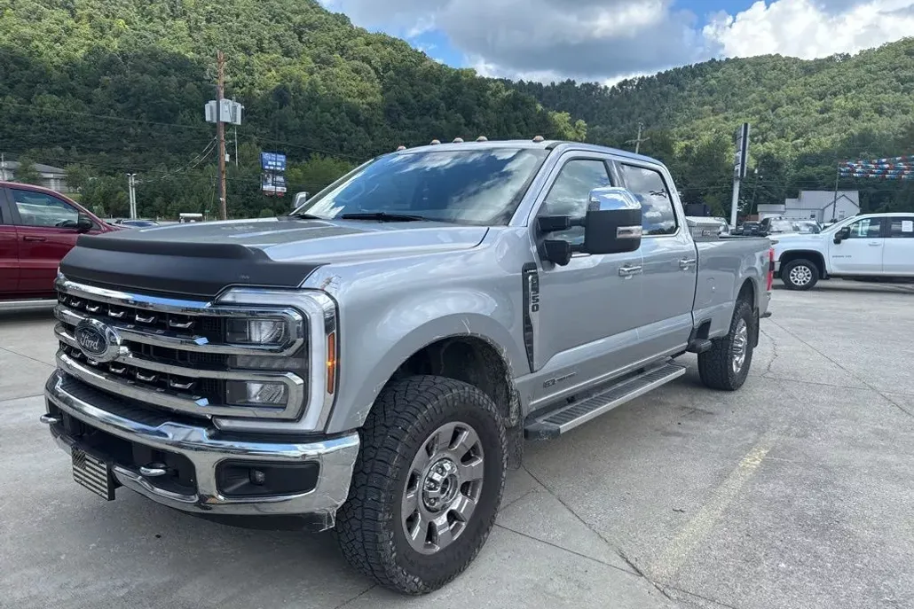 2024 Ford F-350 photo 1