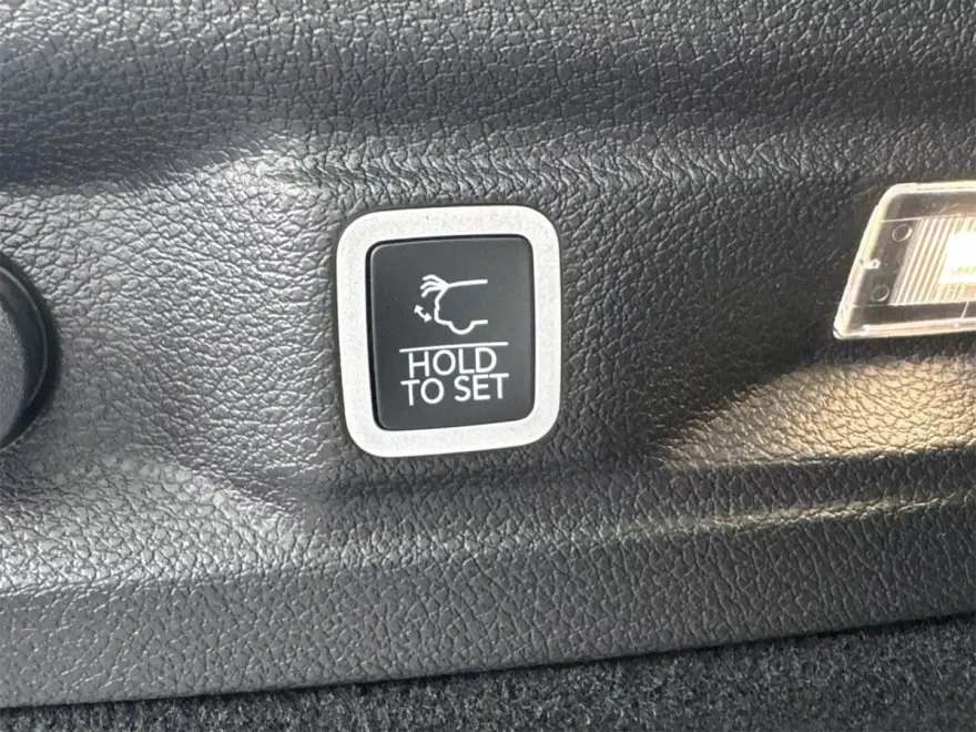 2025 Jeep Grand Cherokee L Summit photo 14