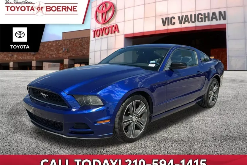 2013 Ford Mustang V6 photo 1