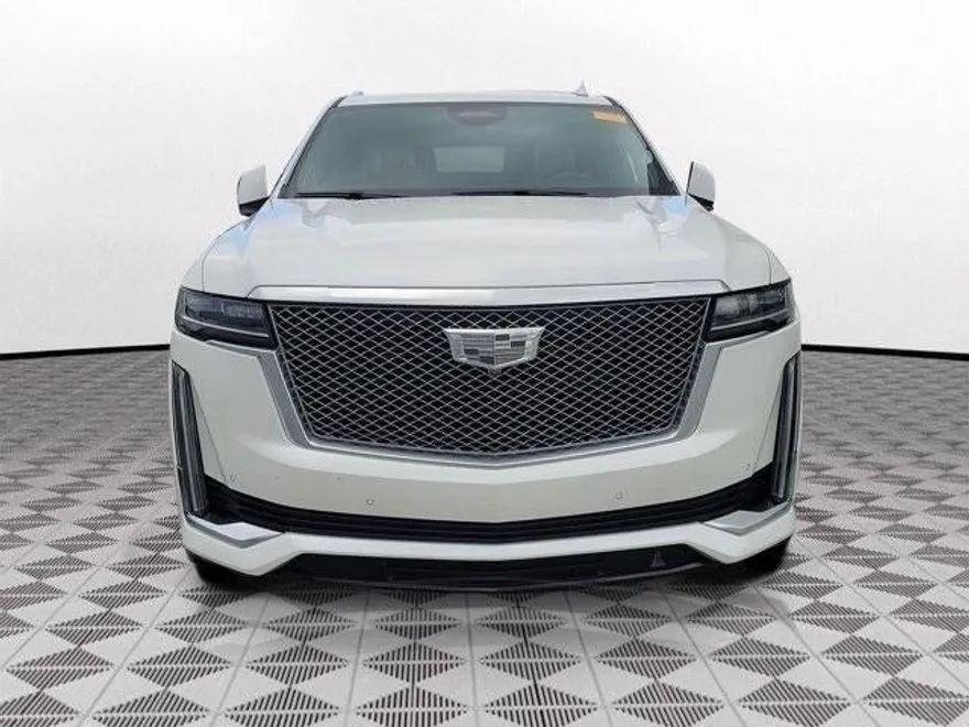 2023 Cadillac Escalade ESV Premium Luxury photo 2
