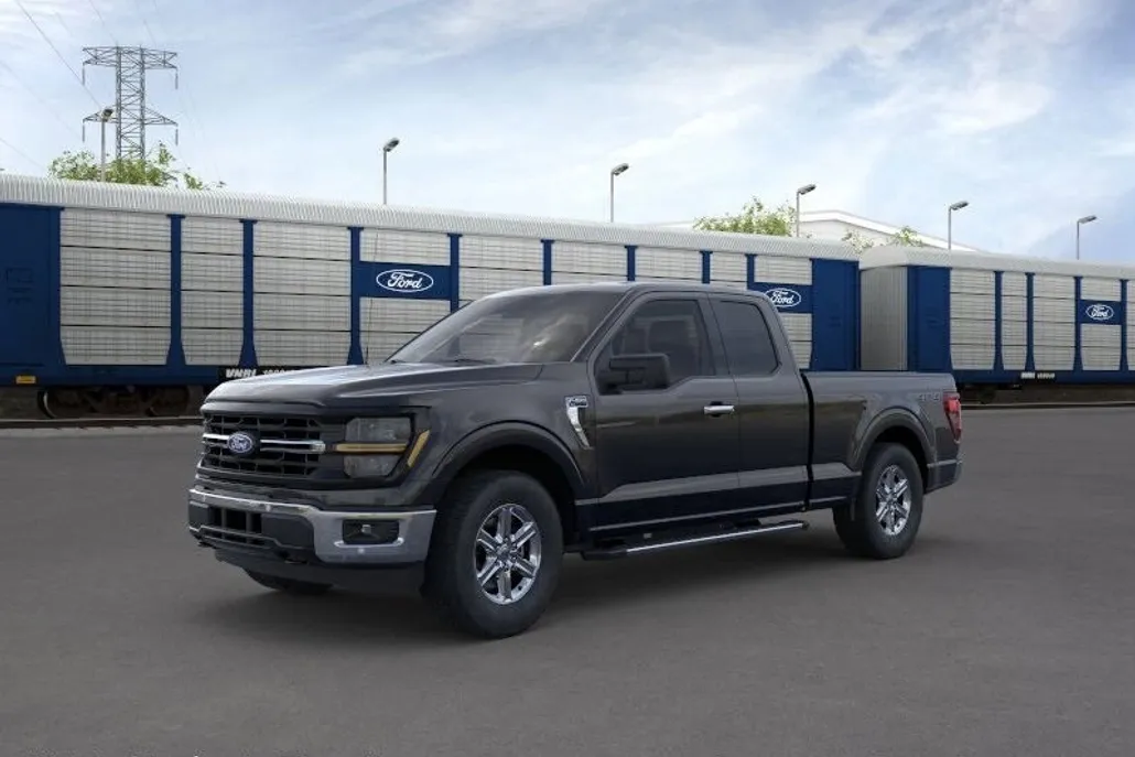 2025 Ford F-150 XLT photo 1