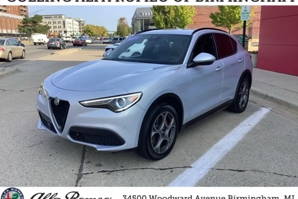 2022 Alfa Romeo Stelvio Sprint photo 1
