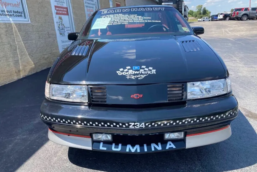 1992 Chevrolet Lumina photo 1