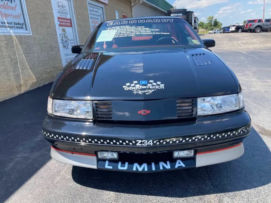1992 Chevrolet Lumina photo 1