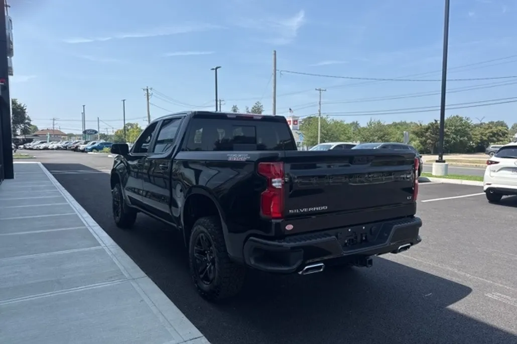 2024 Chevrolet Silverado 1500 LT Trail Boss photo 1