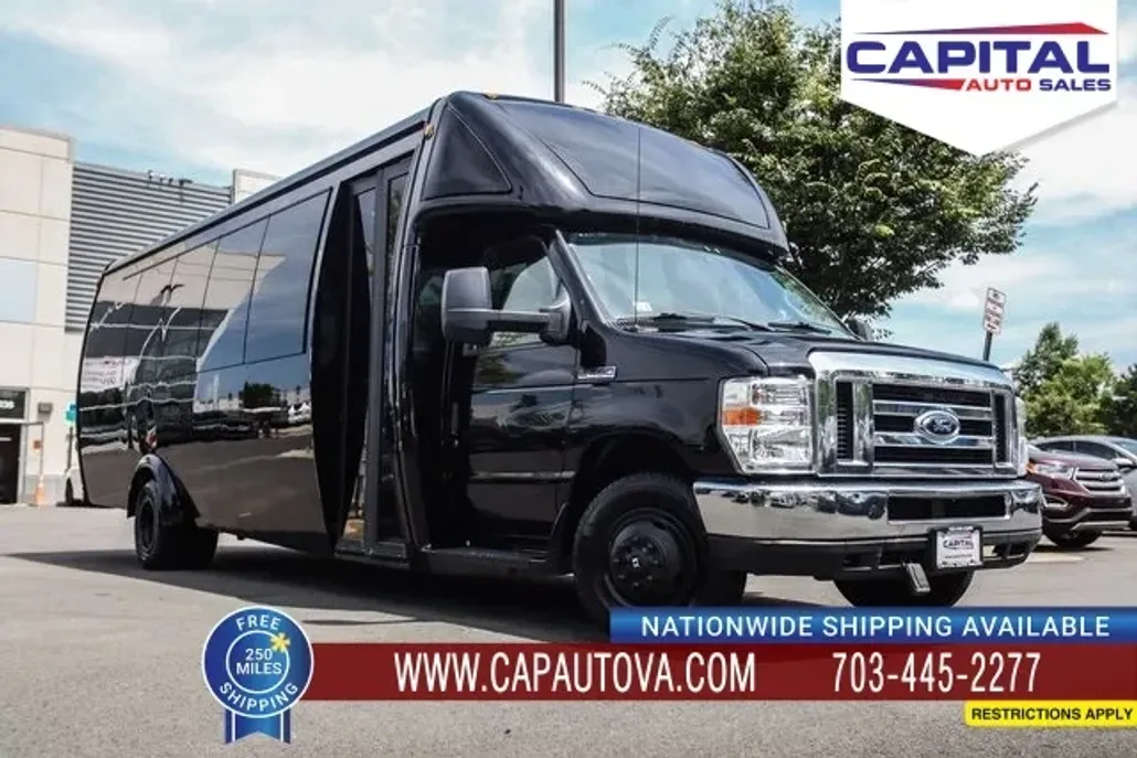 2018 Ford E-450 DRW photo 1