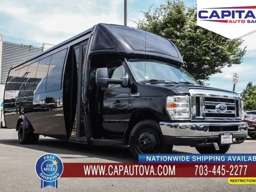 2018 Ford E-450 DRW photo 1