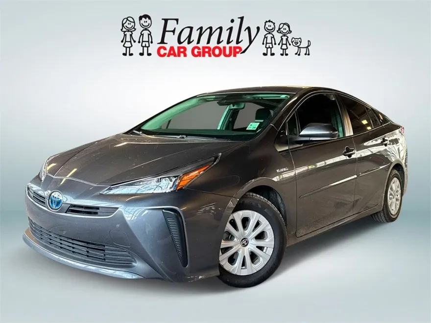 2022 Toyota Prius L photo 1