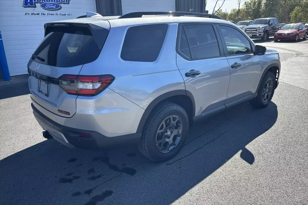 2025 Honda Pilot TrailSport photo 1