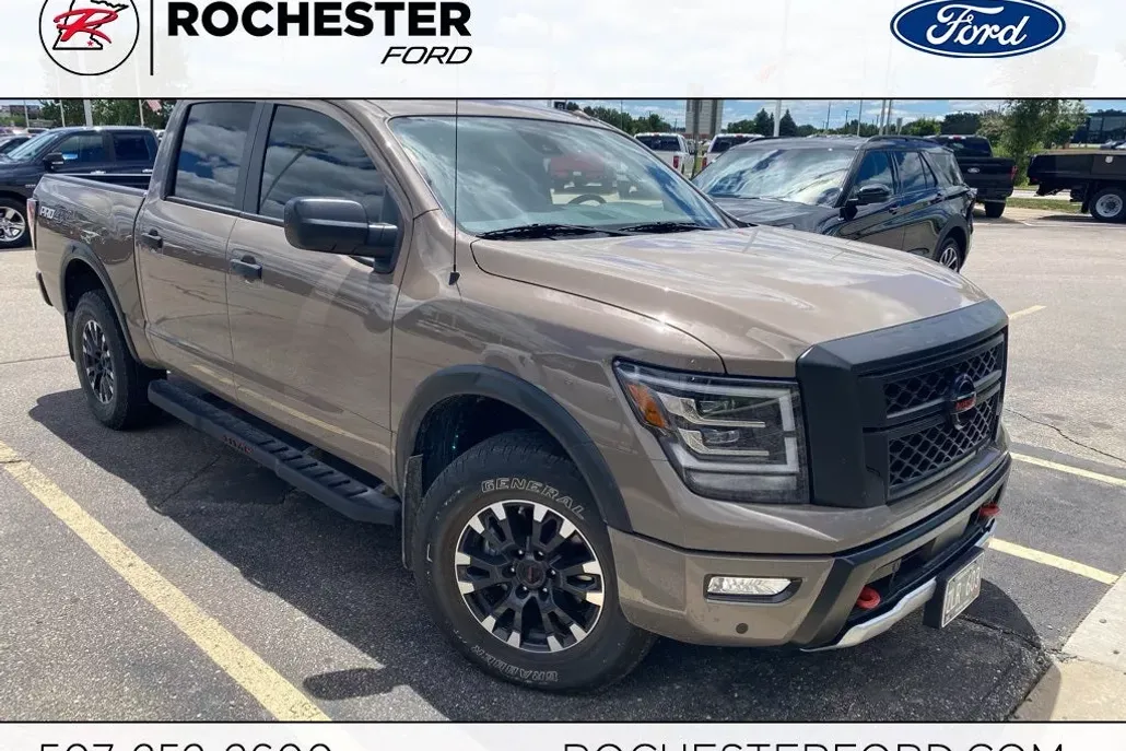 2021 Nissan Titan PRO-4X photo 1