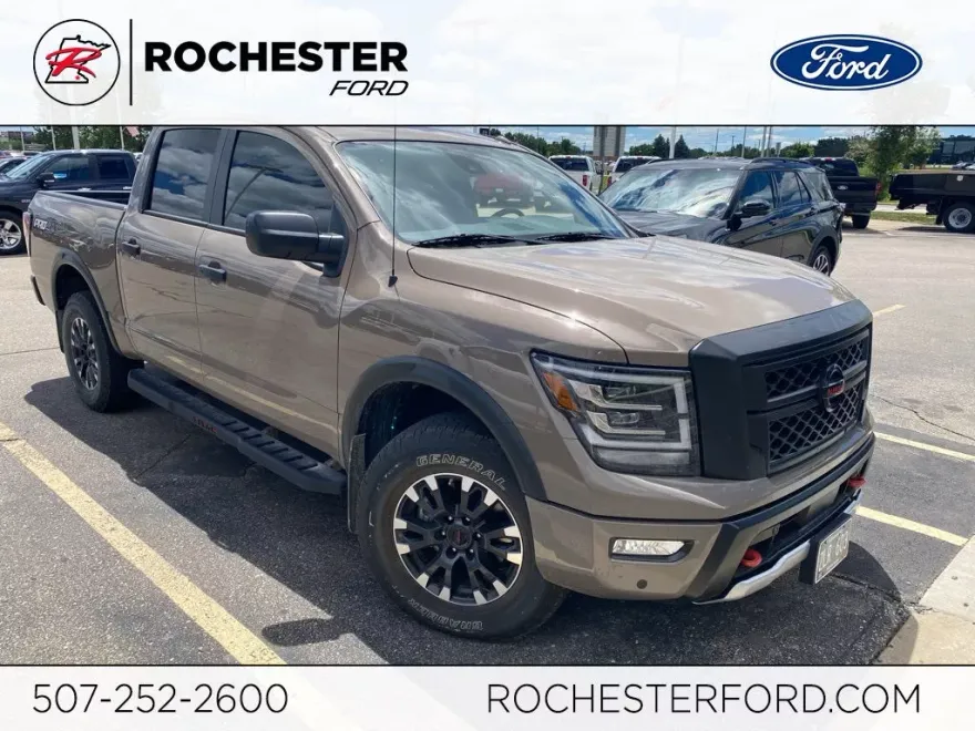 2021 Nissan Titan PRO-4X photo 1