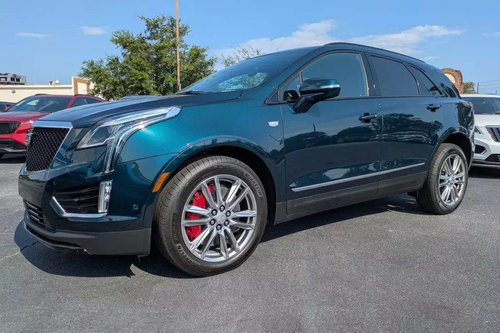 2025 Cadillac XT5 Sport photo 1