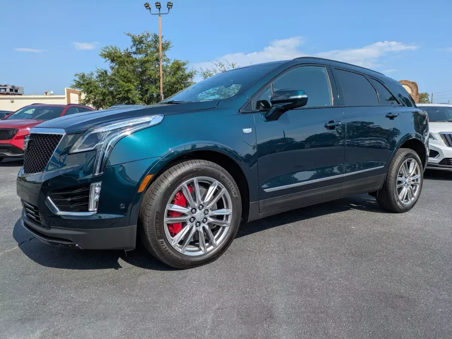 2025 Cadillac XT5 Sport photo 1