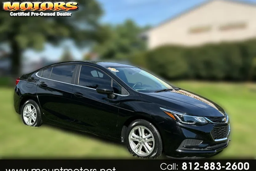 2017 Chevrolet Cruze LT photo 1