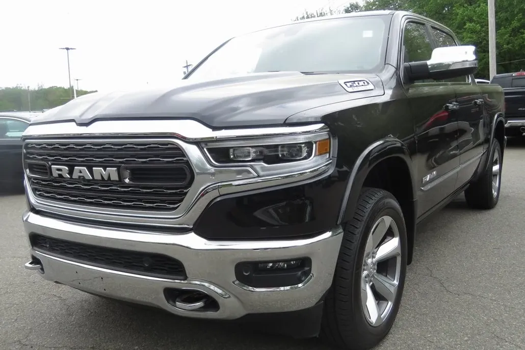 2022 Ram 1500 Limited photo 1