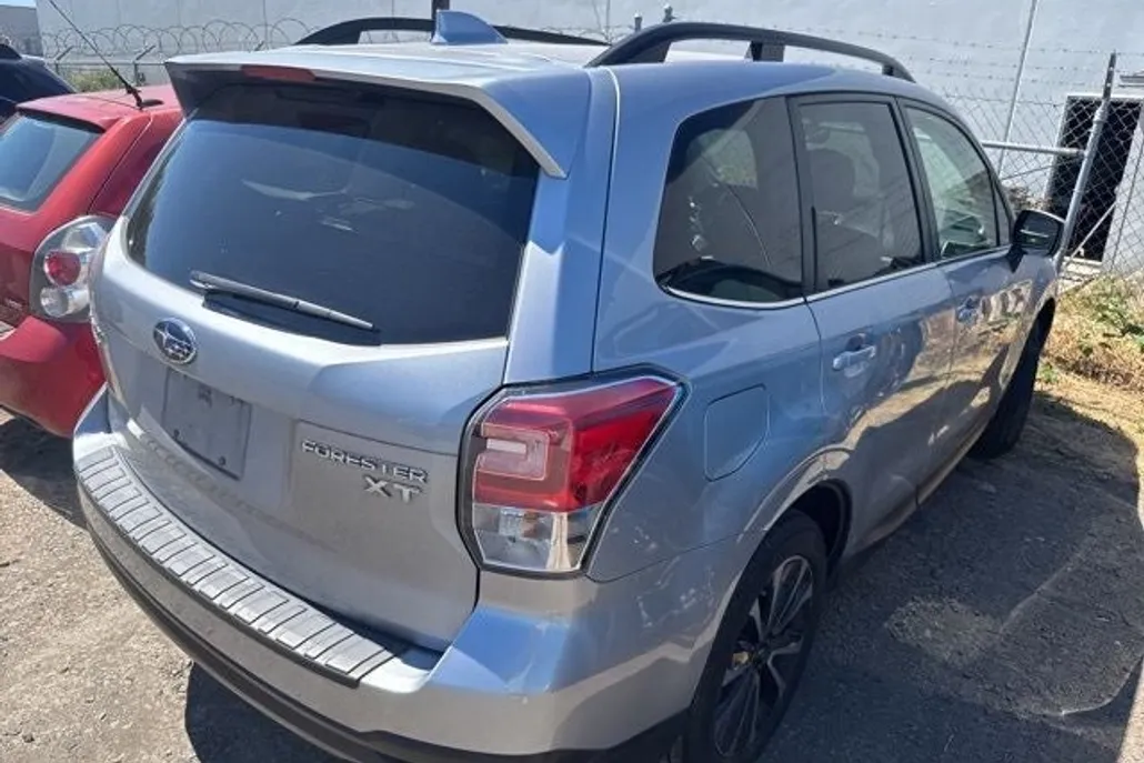 2017 Subaru Forester 2.0XT Premium photo 1