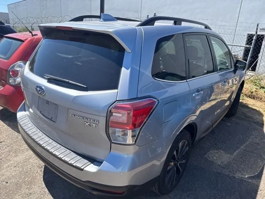 2017 Subaru Forester 2.0XT Premium photo 1