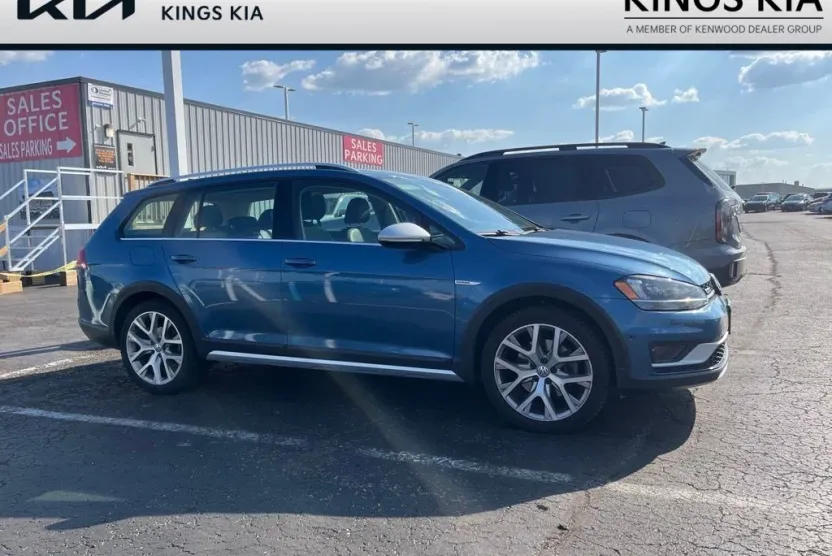 2017 Volkswagen Golf Alltrack TSI SEL photo 1