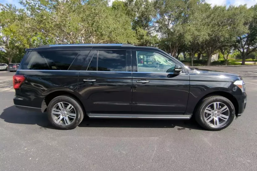 2023 Ford Expedition MAX Limited photo 1