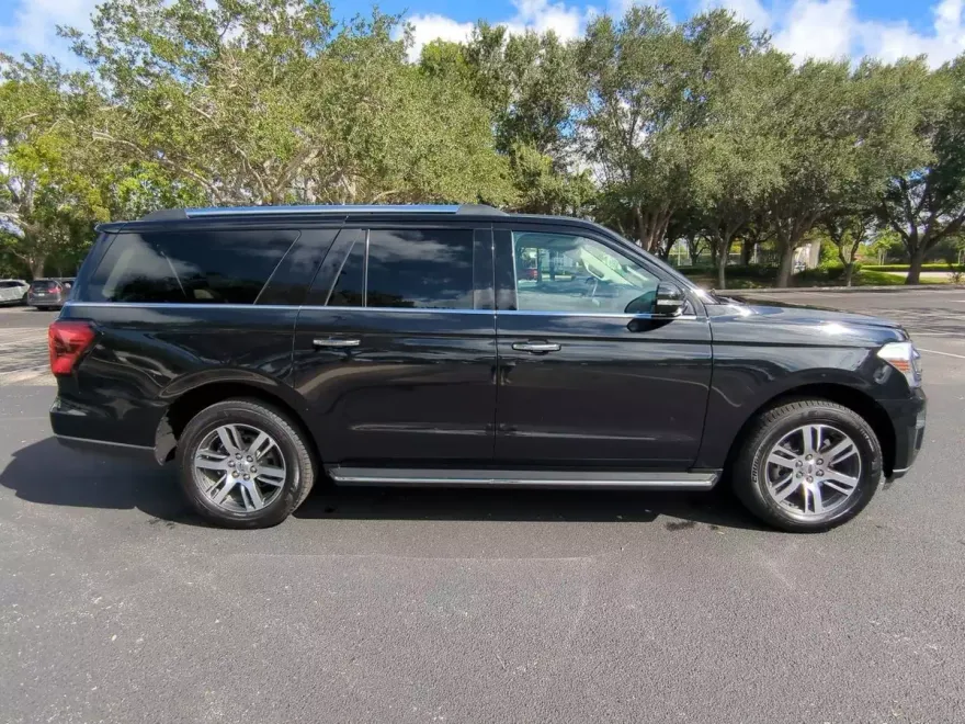 2023 Ford Expedition MAX Limited photo 1