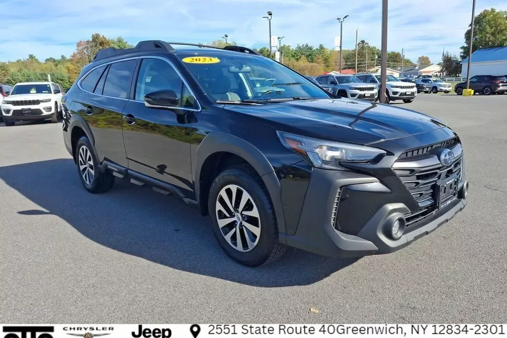 2023 Subaru Outback Premium photo 1