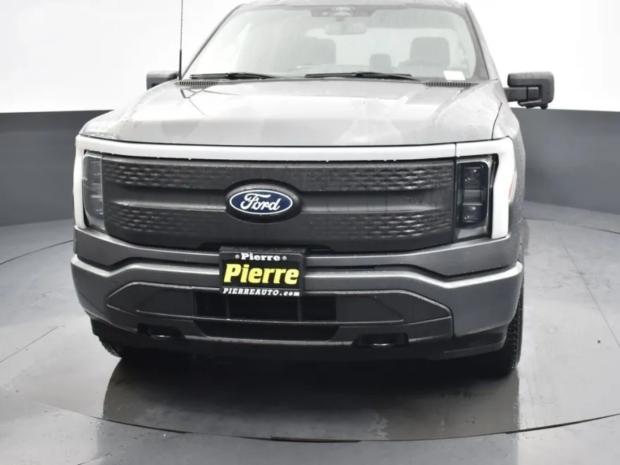 2025 Ford F-150 Lightning XLT photo 1