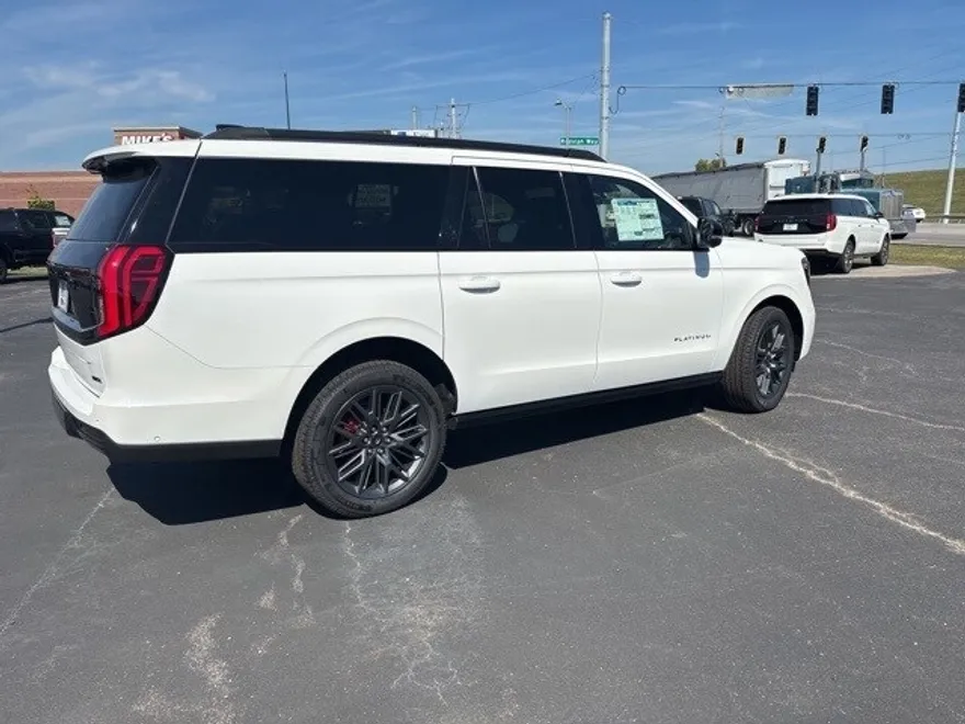 2025 Ford Expedition MAX Platinum photo 1