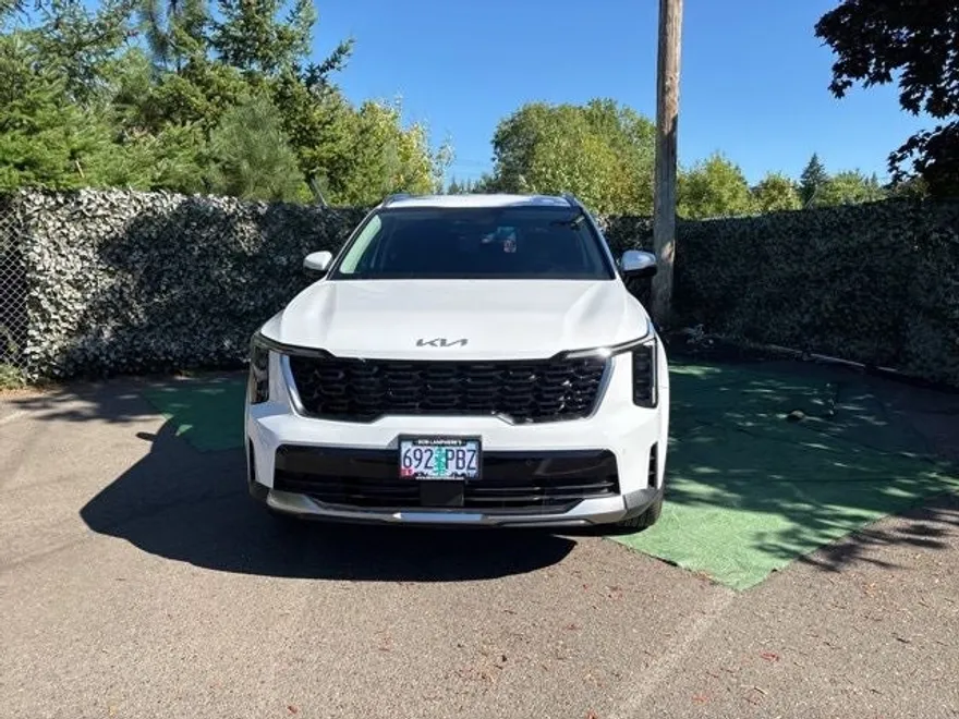 2025 Kia Sorento S photo 1
