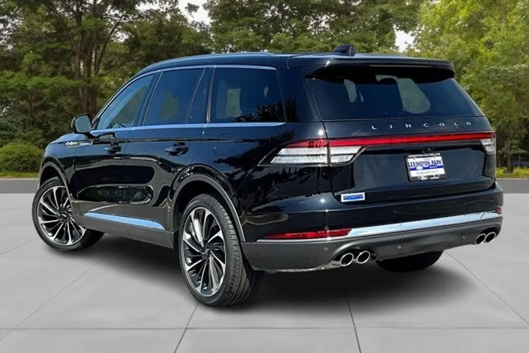 2025 Lincoln Aviator Reserve photo 1