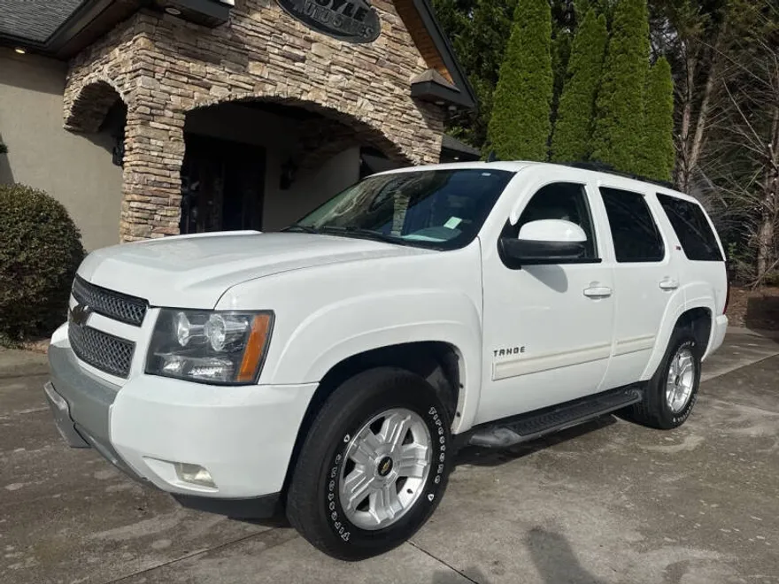 2011 Chevrolet Tahoe LT photo 1