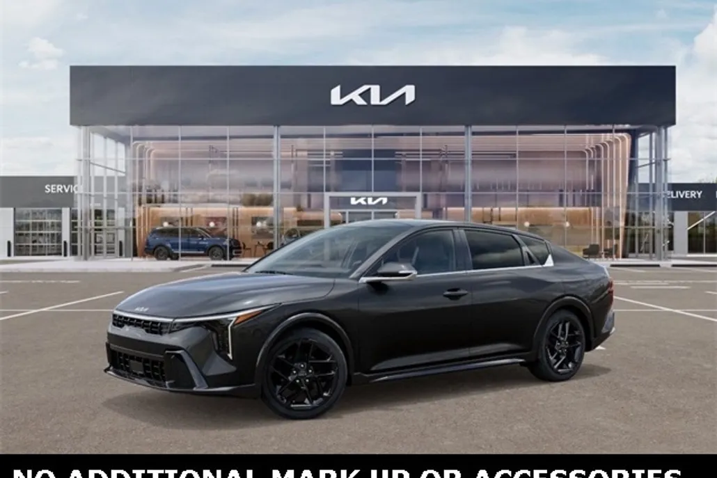 2025 Kia K4 GT-Line Turbo photo 1