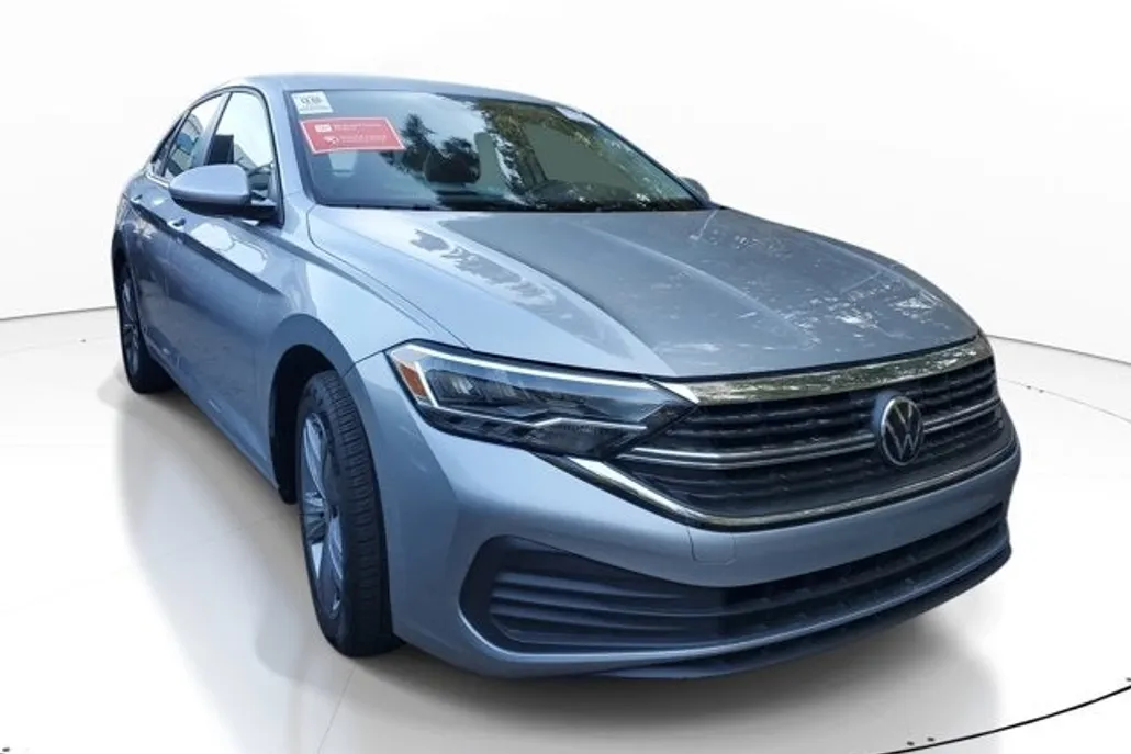 2024 Volkswagen Jetta SE photo 1