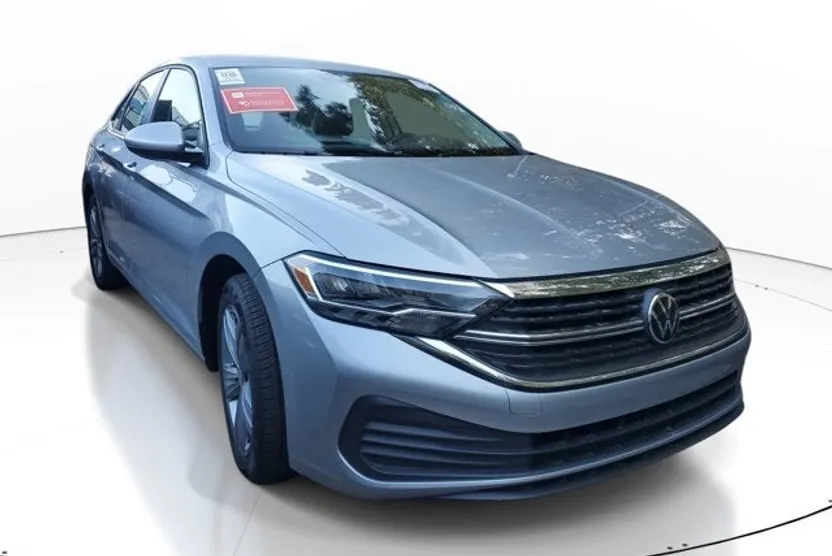 2024 Volkswagen Jetta SE photo 1