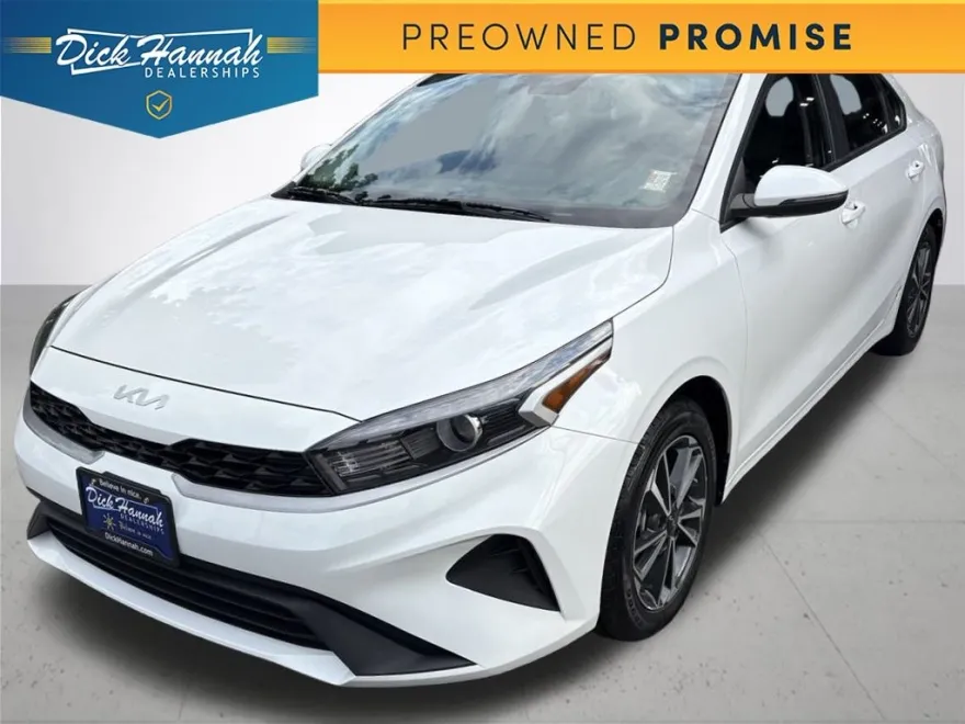 2023 Kia Forte LXS photo 1