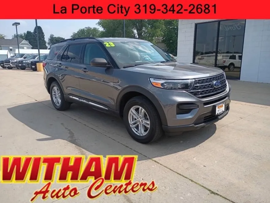 2023 Ford Explorer XLT photo 1
