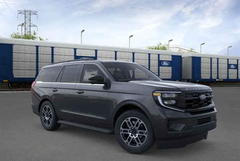 2025 Ford Expedition photo 1