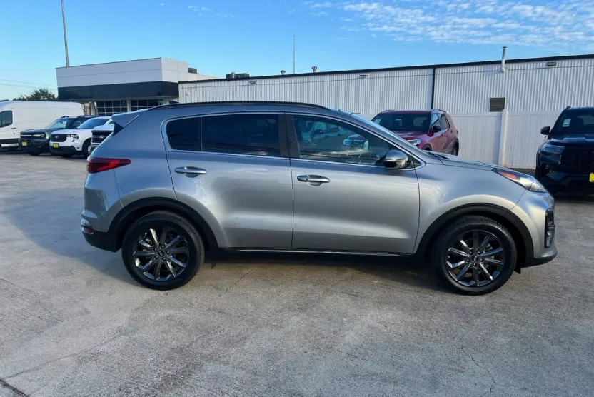 2020 Kia Sportage S photo 1