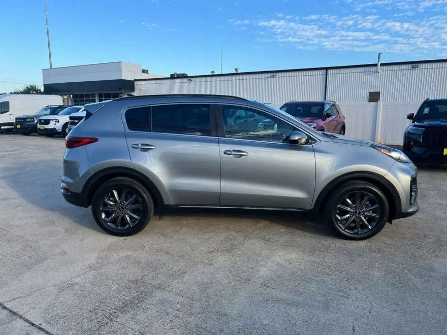 2020 Kia Sportage S photo 1