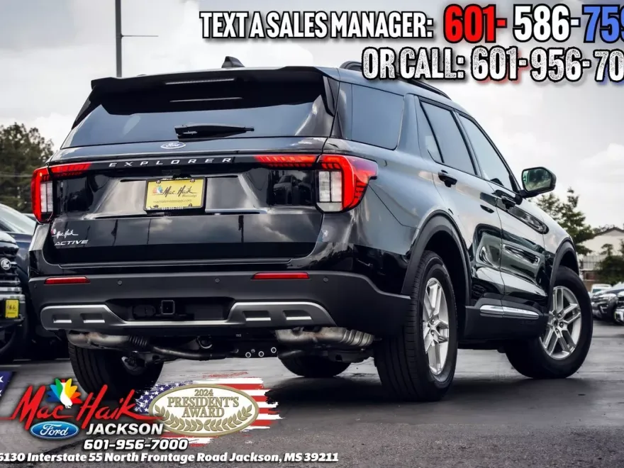 2025 Ford Explorer photo 1