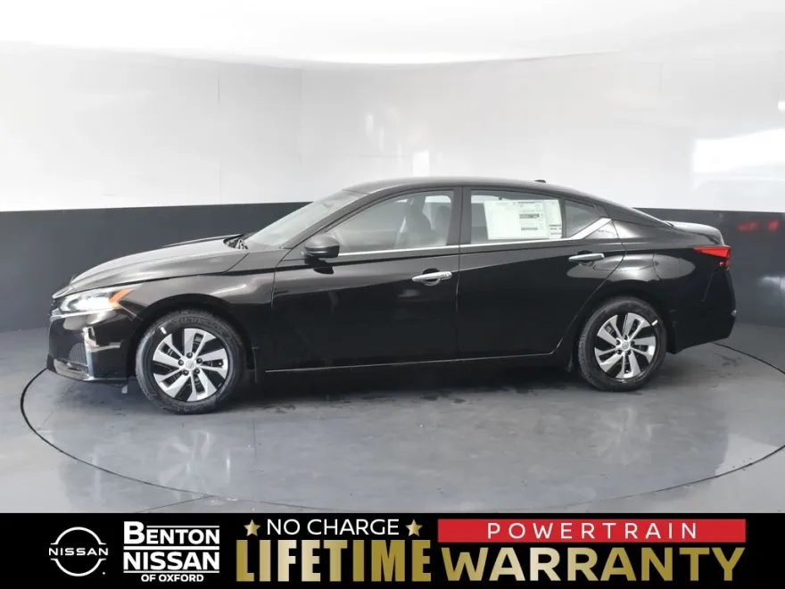 2025 Nissan Altima S photo 1