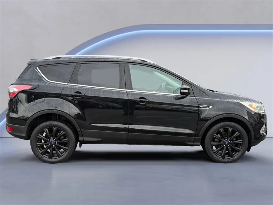 2017 Ford Escape Titanium photo 1