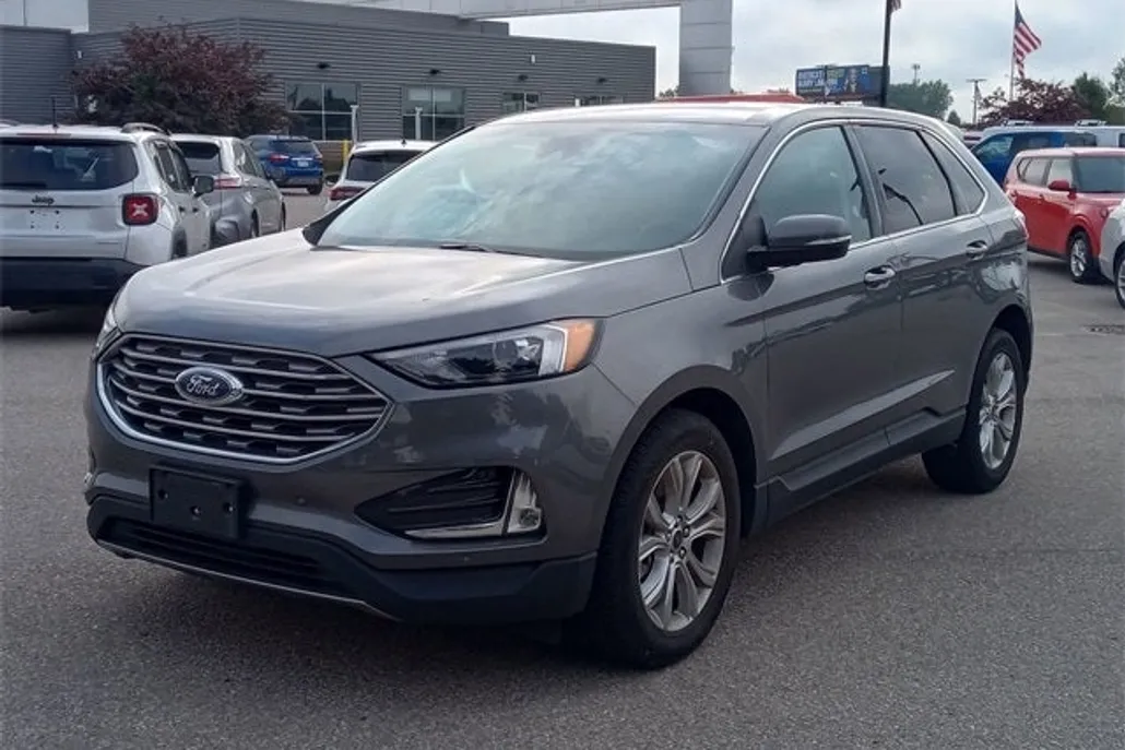 2024 Ford Edge Titanium photo 1