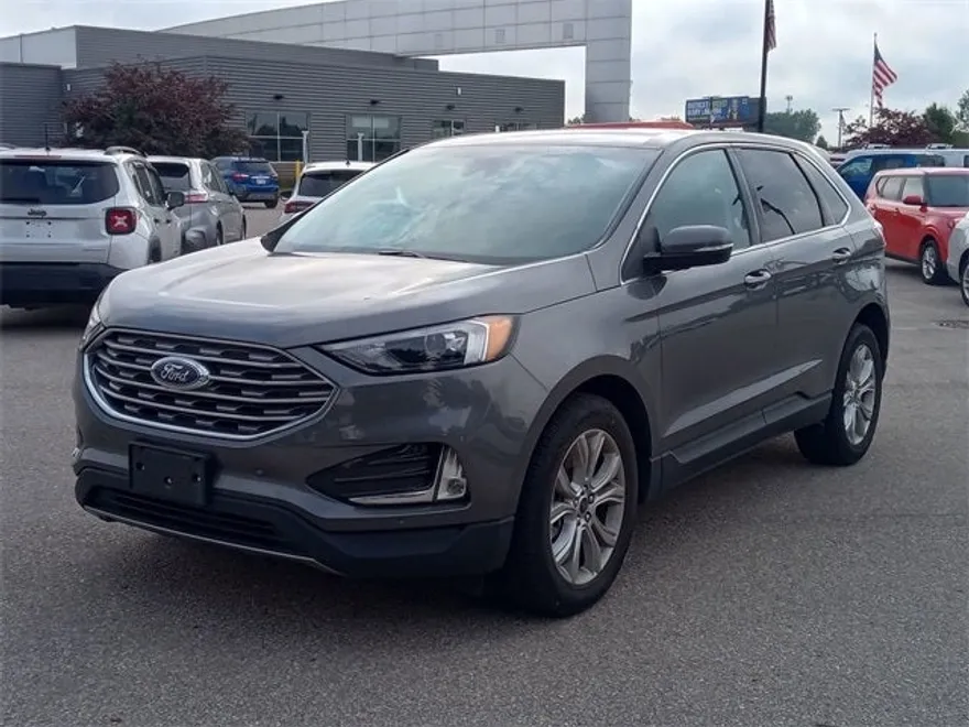 2024 Ford Edge Titanium photo 1