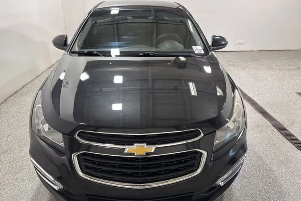 2015 Chevrolet Cruze LT photo 1