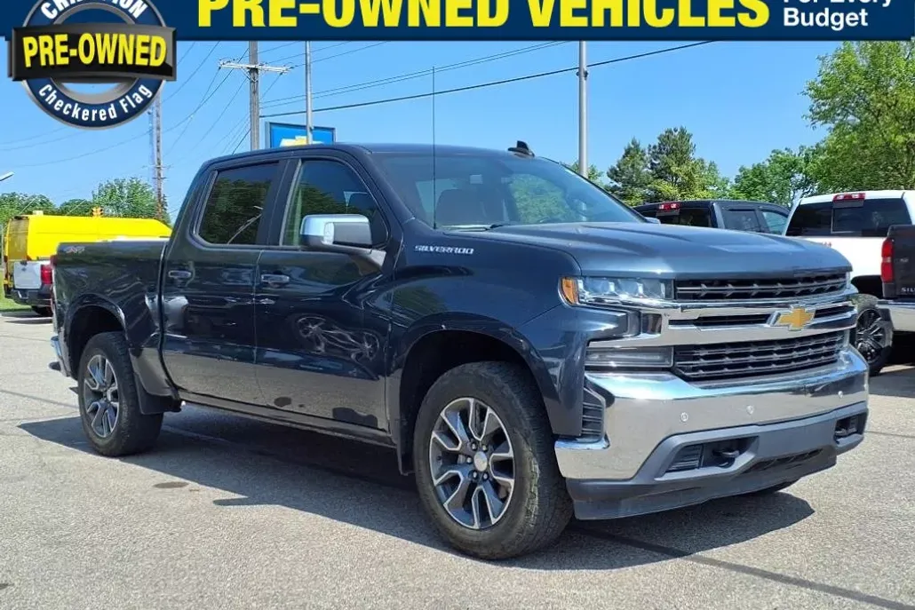 2020 Chevrolet Silverado LT photo 1