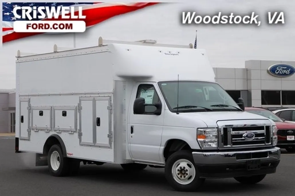 2025 Ford E-450 photo 1