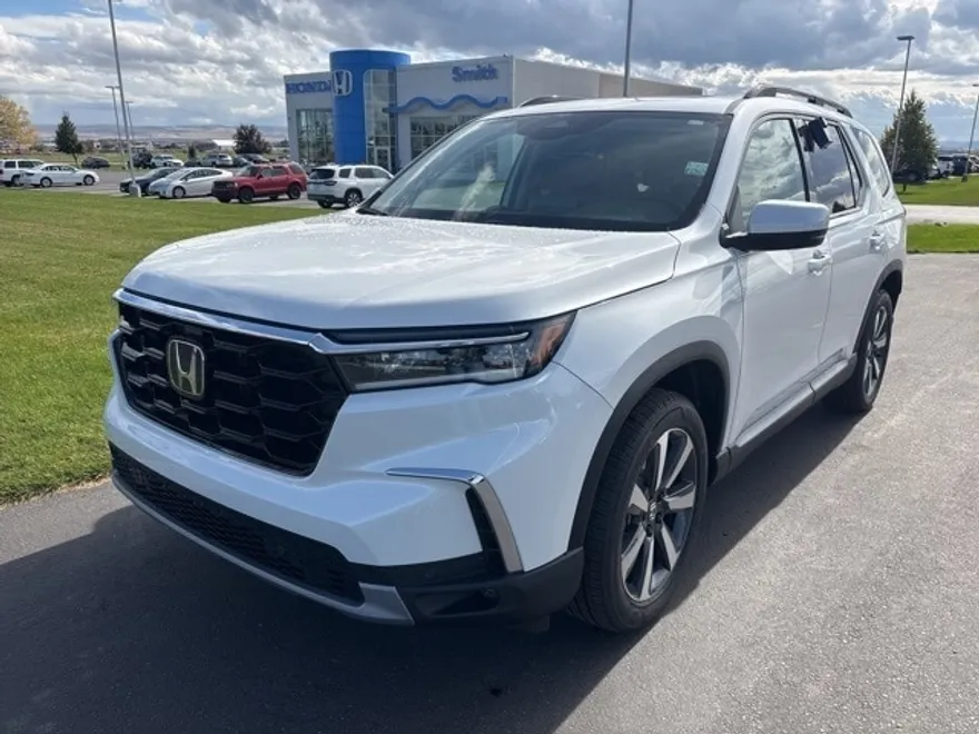 2025 Honda Pilot Touring photo 1